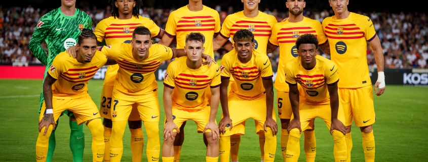 Tres jugadores de 17 años en el once titular