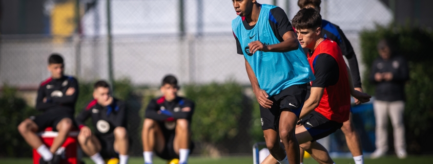 Lamine Yamal participa en el entrenamiento del miércoles