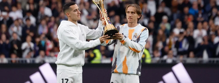 El Real Madrid ofreció su noveno título de campeón del mundo al Bernabéu