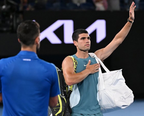 Alcaraz se ve frenado por Djokovic en cuartos de final de Melbourne