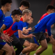 Dos grupos entrenando para la final de la Supercopa