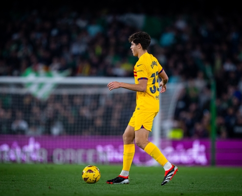 Pau Cubarsí, un año después de su debut con el FC Barcelona